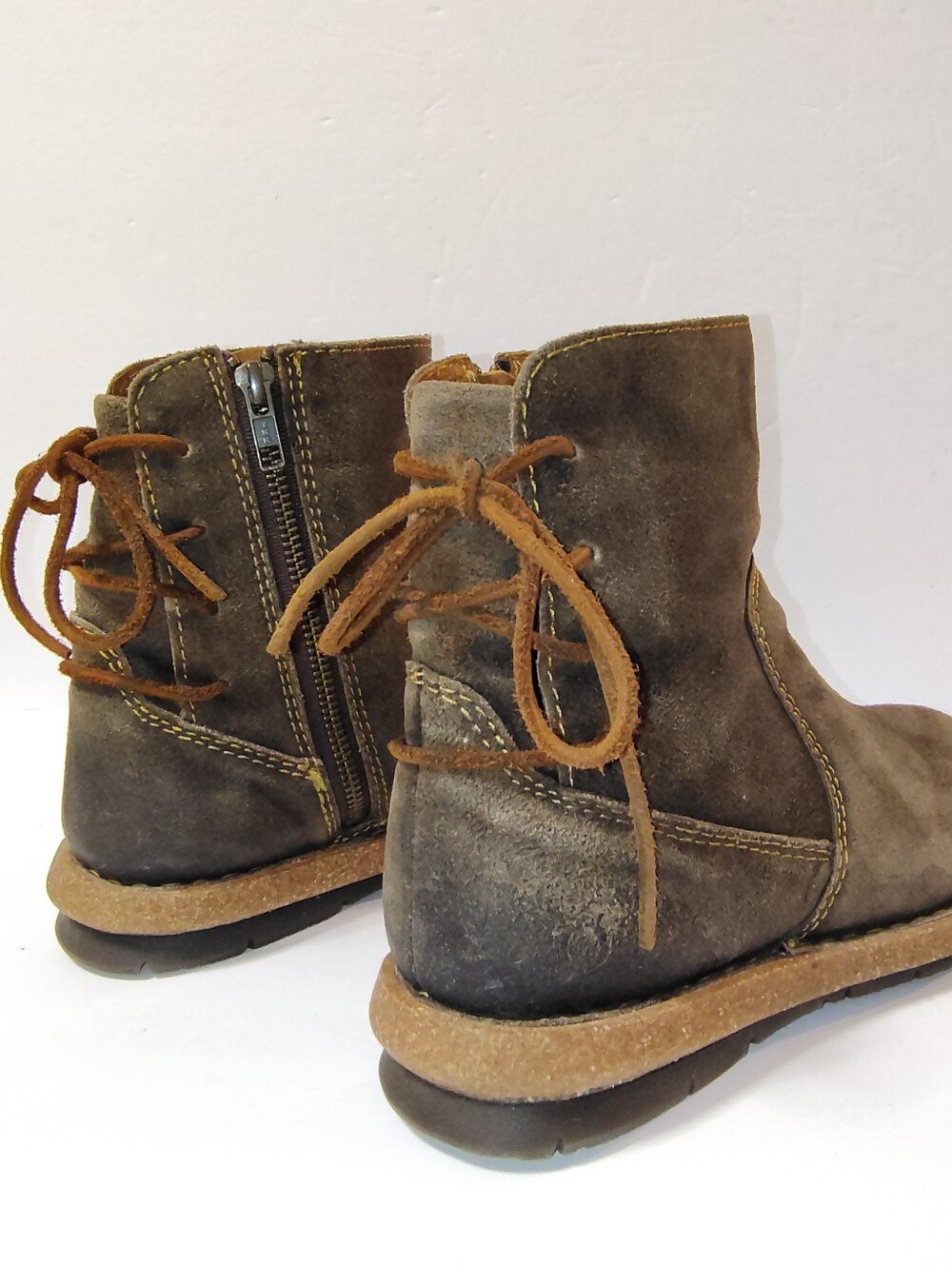 Born Taran Distressed Leather Ankle Zip-Up Terrain Comfort Handcrafted Boots 9 - Picture 7 of 12